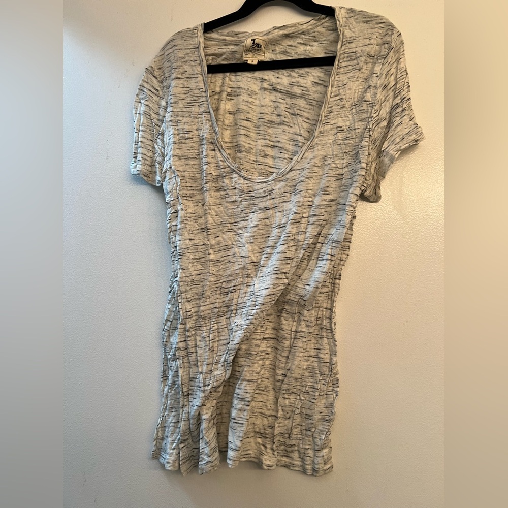 LA’t L'AGENCE Heathered Light Gray Scoop Neck Short Sleeve Tee